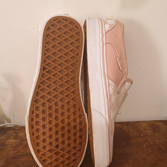 Size 7 checkered Vans slip ons - Picture 5 of 5